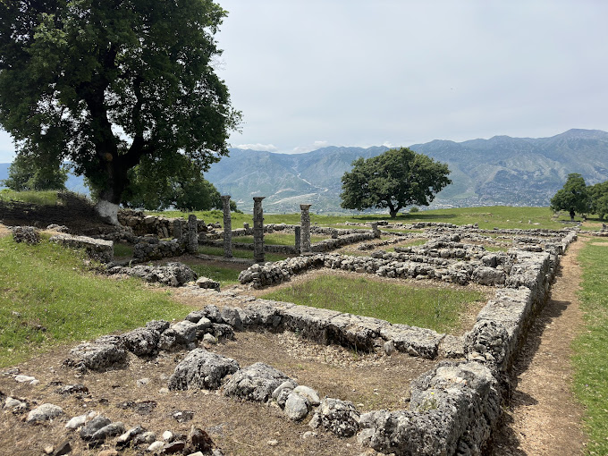 Parku arkeologjik i Antigonesë